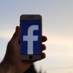 how to comment anonymously on Facebook